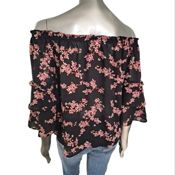 🪻BOGO🪻 Floral Off or On Shoulder Prairie Blouse w/ Tiered Ruffled‎ Sleeves - Picture 6 of 12